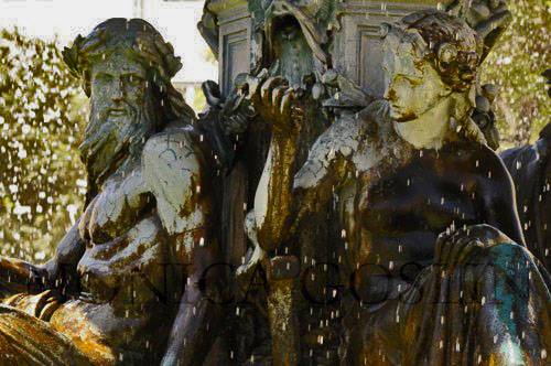 lisbon_fountain_photo_mg.jpg