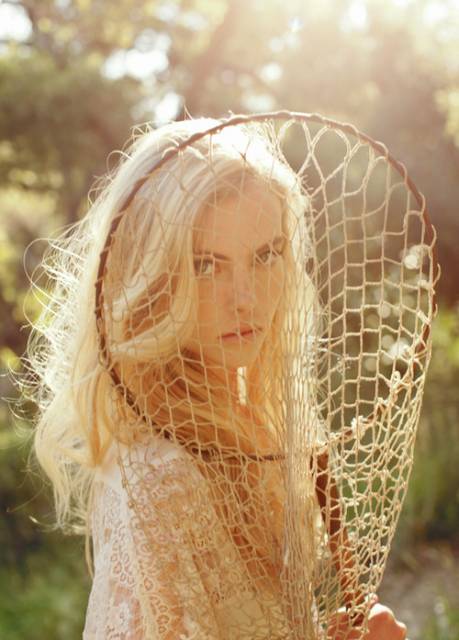 blonde-net-nature-girl-photography-Favim.com-541887.jpg