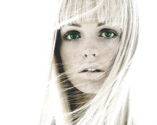 naeyagreeneyes1.jpg