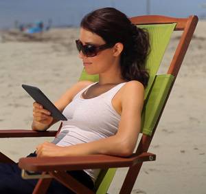 kindle-beach-reading.jpg