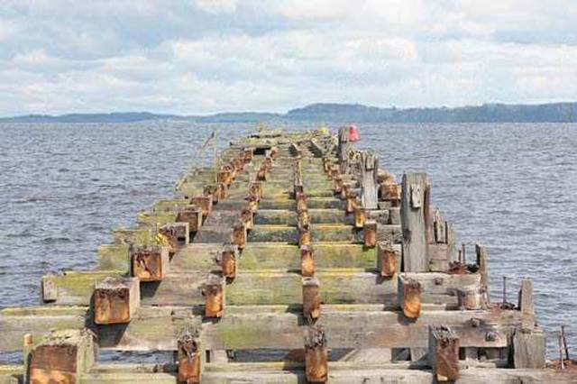 edinburgh-harbor-dock.jpg