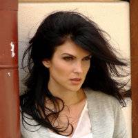 Young_Woman_-_Bucharest_-_Romania.jpg