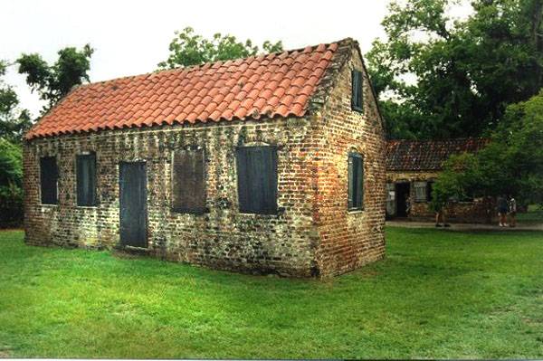 slave-cabins-boone-hall-plantation-south-carolina.jpg