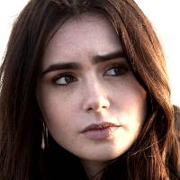 1368615490_Lily-Collins.jpg