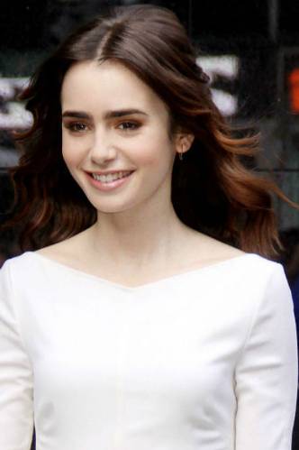lili%20collins.jpg