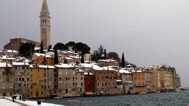 seaside-town-of-valdibora-croatia-in-winter-304512.jpg
