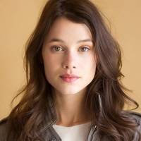 rsz_astrid-berges-frisbey-interview-astrid-berges-frisbey-26155878-817-1222.jpg