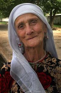 old_woman_from_tajikistan-kjdsgflks.jpg