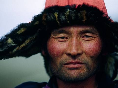 western-mongolian-man_12253_600x450.jpg