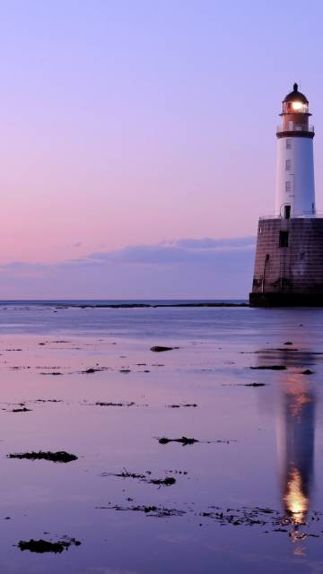 united-kingdom-scotland-sea-lighthouse-lilac-evening-dusk-sunset-pink-sky-clouds_2880x1800_sc.jpg