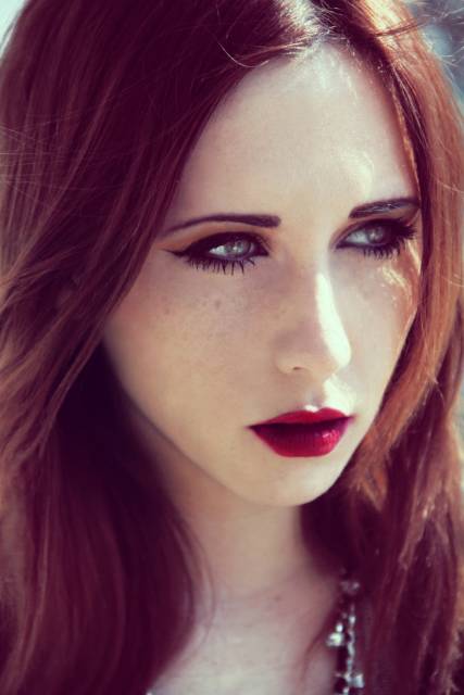 crimson_lips_by_stephanie_van_rijn-d5ygb1q.jpg