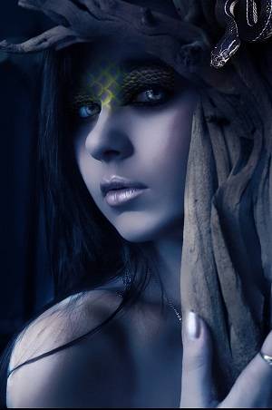 ___snake_bite____by_jessicaossa-d3ds80a.jpg