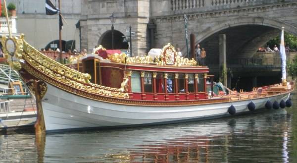 Barge 1.jpg
