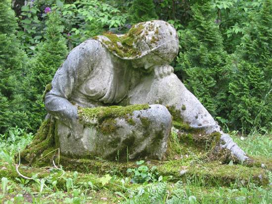 mourning_woman_mossy_statue_by_heyan88-d5sjafi.jpg