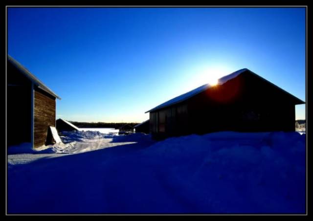 Farm_houses_by_bearyari.jpg