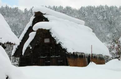pretty-snow-covered-house-wallpaper_1024x768_26217-1-1.jpg