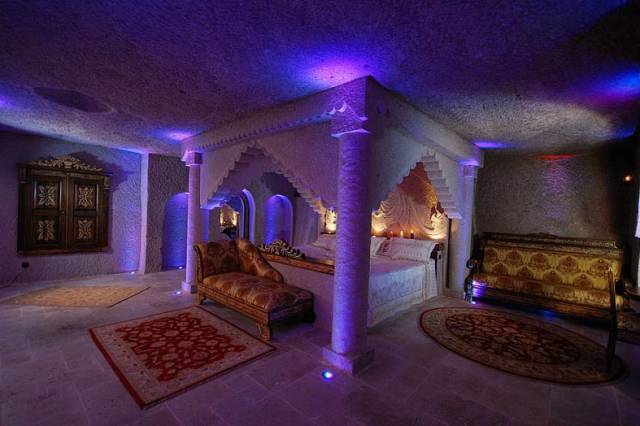 Cave-hotel.jpg