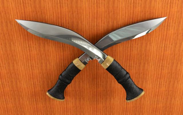 khukuri_by_rforrajat-d3noqig.jpg