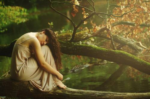 autumn,forest,tree,woman,photo,enchanted,wood-2337945d50f187242ac8078efa4c8468_h.jpg