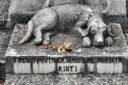 153146-425x283-Dog-grave-marker.jpg